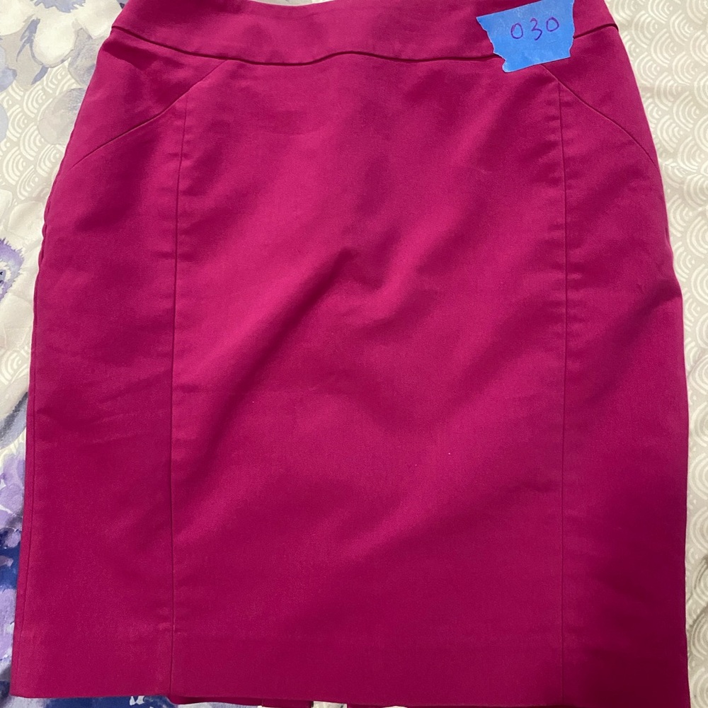 Pretty H&M skirt size 6 good condition
